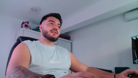 Crush online show from 11/22/25, 02:05