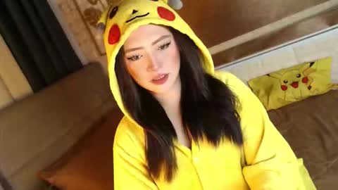 JEN  online show from 10/19/25, 10:38