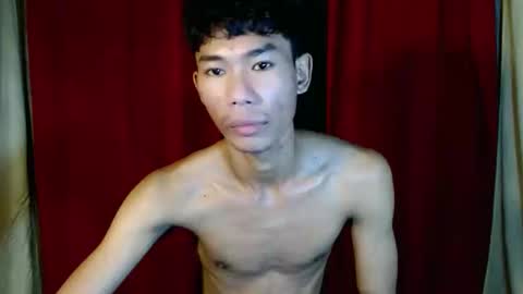 Snapshot of yourdreamboyx chatting on 12/05/24, 08:33 Rence online show from 12/05/24, 08:33