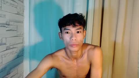 Snapshot of yourdreamboyx chatting on 12/08/24, 07:00 Rence online show from 12/08/24, 07:00