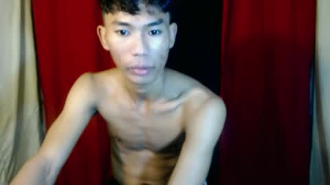 Snapshot of yourdreamboyx chatting on 12/11/24, 05:48 Rence online show from 12/11/24, 05:48