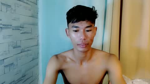 Snapshot of yourdreamboyx chatting on 12/12/24, 05:20 Rence online show from 12/12/24, 05:20
