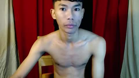 Snapshot of yourdreamboyx chatting on 12/16/24, 01:00 Rence online show from 12/16/24, 01:00