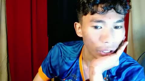 Snapshot of yourdreamboyx chatting on 12/24/24, 06:11 Rence online show from 12/24/24, 06:11
