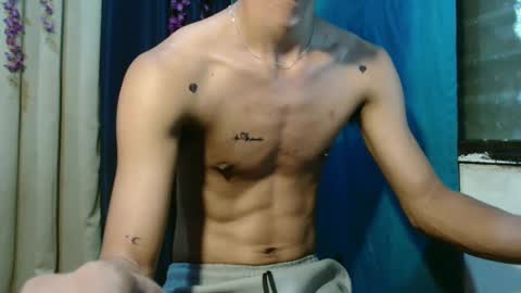 Snapshot of yourdreamboyx chatting on 01/15/25, 02:27 Rence online show from 01/15/25, 02:27