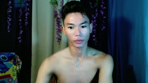 Snapshot of yourdreamboyx chatting on 01/27/25, 10:38 Rence online show from 01/27/25, 10:38