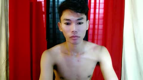 Snapshot of yourdreamboyx chatting on 02/21/25, 02:06 Rence online show from 02/21/25, 02:06