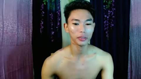 Snapshot of yourdreamboyx chatting on 02/27/25, 01:05 Rence online show from 02/27/25, 01:05