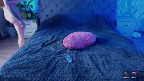 Sue online show from 01/25/25, 01:41