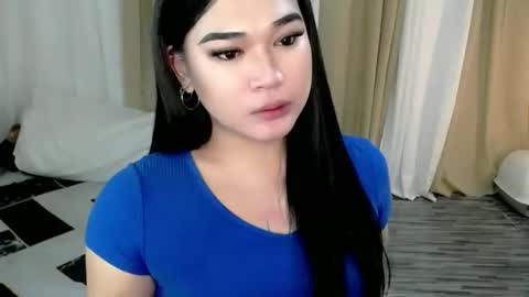 yourfantasyyy_ online show from 10/05/25, 07:23