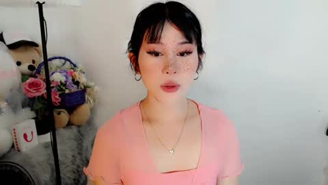 PrettyElla online show from 10/29/25, 02:25