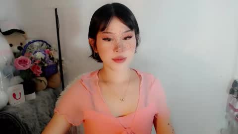 PrettyElla online show from 11/02/25, 12:02