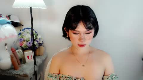 PrettyElla online show from 11/09/25, 11:47