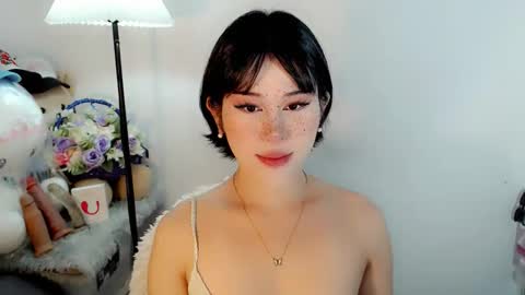 PrettyElla online show from 11/14/25, 02:21