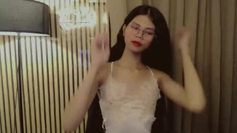 Snapshot of yourfavoratevivian chatting on 10/28/25, 02:59 Vivian online show from 10/28/25, 02:59