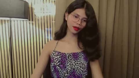 Snapshot of yourfavoratevivian chatting on 10/29/25, 01:57 Vivian online show from 10/29/25, 01:57