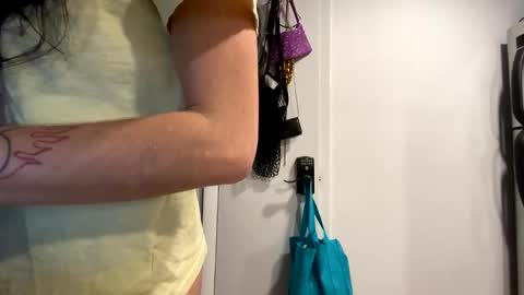 Snapshot of yourfavouritemermaid chatting on 11/26/25, 04:35 Eastcoast mermaid online show from 11/26/25, 04:35