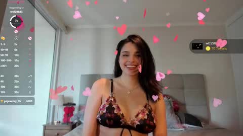 Snapshot of yourfreakygirl chatting on 02/13/25, 06:38 Helena online show from 02/13/25, 06:38