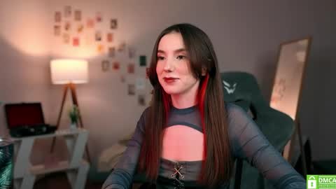 Snapshot of yourfrenchteacher chatting on 10/08/25, 09:23 Chloe online show from 10/08/25, 09:23