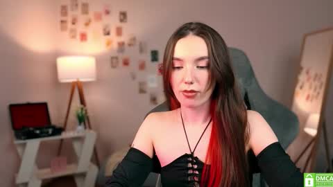 Snapshot of yourfrenchteacher chatting on 10/10/25, 09:25 Chloe online show from 10/10/25, 09:25