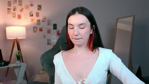 Snapshot of yourfrenchteacher chatting on 10/20/25, 05:19 Chloe online show from 10/20/25, 05:19