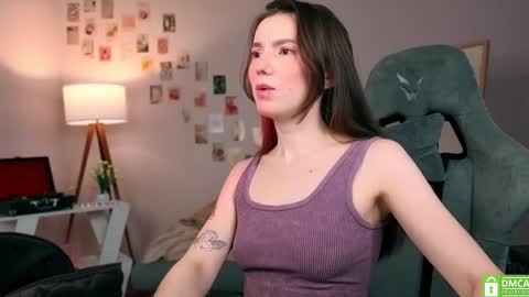 Snapshot of yourfrenchteacher chatting on 10/22/25, 06:02 Chloe online show from 10/22/25, 06:02