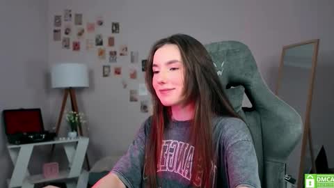 Snapshot of yourfrenchteacher chatting on 10/31/25, 04:13 Chloe online show from 10/31/25, 04:13