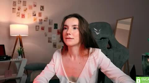 Snapshot of yourfrenchteacher chatting on 11/08/25, 04:23 Chloe online show from 11/08/25, 04:23