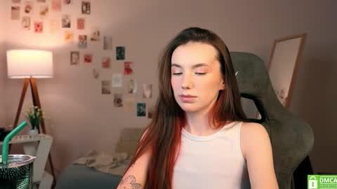 Snapshot of yourfrenchteacher chatting on 11/17/25, 04:51 Chloe online show from 11/17/25, 04:51