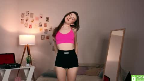 Snapshot of yourfrenchteacher chatting on 11/19/25, 05:40 Chloe online show from 11/19/25, 05:40