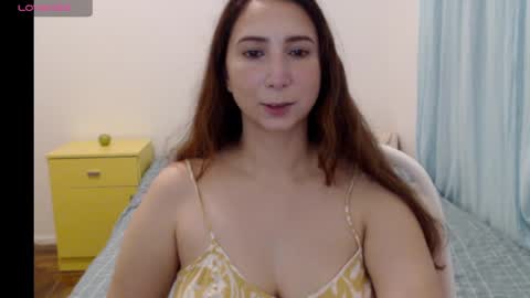 Snapshot of yourhoneypiexx chatting on 02/12/25, 08:40 Honey online show from 02/12/25, 08:40