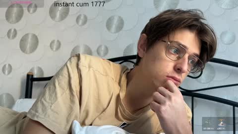 Snapshot of yourhotchristian chatting on 12/09/24, 07:28 Chris online show from 12/09/24, 07:28