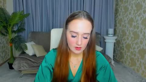 Snapshot of yourhotmariam chatting on 10/19/25, 03:18 Mariam online show from 10/19/25, 03:18
