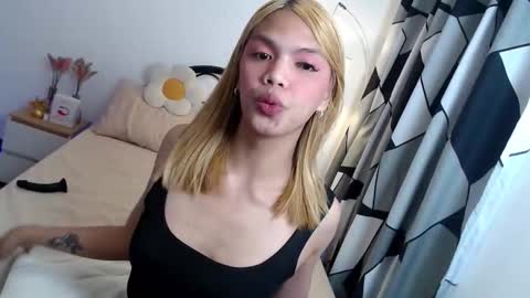 Snapshot of yourhotpatricia69 chatting on 10/19/25, 04:24 patty online show from 10/19/25, 04:24