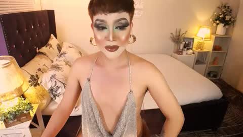 Snapshot of yourlivingonurdream chatting on 10/19/25, 02:50 -- online show from 10/19/25, 02:50