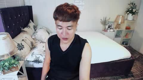 Snapshot of yourlivingonurdream chatting on 10/20/25, 02:39 -- online show from 10/20/25, 02:39