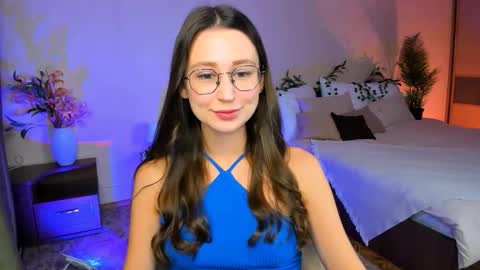 Snapshot of yourlovelystoryy chatting on 09/09/25, 03:22 Vetta online show from 09/09/25, 03:22