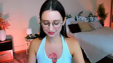 Snapshot of yourlovelystoryy chatting on 09/11/25, 11:21 Vetta online show from 09/11/25, 11:21