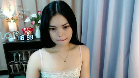Snapshot of yourlovelytranspinay chatting on 10/02/25, 10:50 your lovely Dina online show from 10/02/25, 10:50