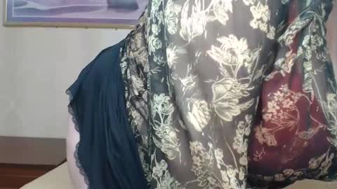 lANA online show from 10/14/25, 04:41