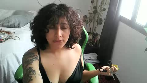 Snapshot of yourownerserena chatting on 09/22/25, 03:14 Serena online show from 09/22/25, 03:14