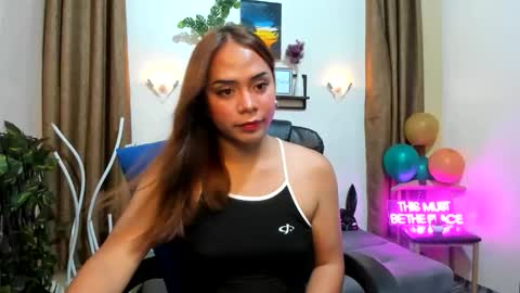 Snapshot of yourqueen_kaye chatting on 11/06/25, 01:12 kaye online show from 11/06/25, 01:12