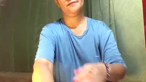 Snapshot of yourshygirl82 chatting on 12/22/24, 12:39 im MAY online show from 12/22/24, 12:39