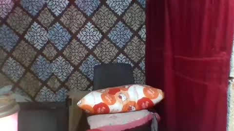 Snapshot of yourshygirl82 chatting on 01/04/25, 11:38 im MAY online show from 01/04/25, 11:38