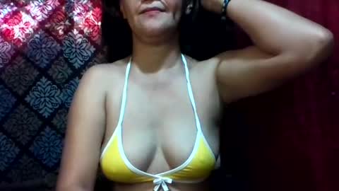 Snapshot of yourshygirl82 chatting on 01/17/25, 06:47 im MAY online show from 01/17/25, 06:47