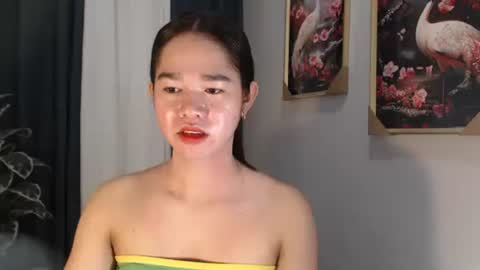 Snapshot of yourtinybunny chatting on 09/13/25, 01:33 yourtinybunny online show from 09/13/25, 01:33