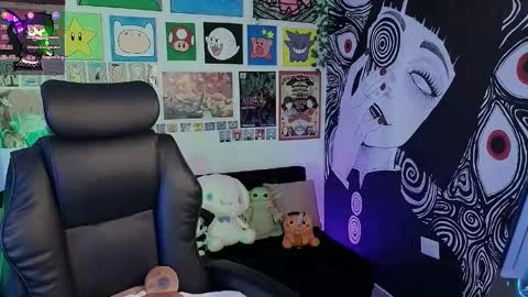    rawr   Anne Independent model      online show from 11/07/25, 06:41