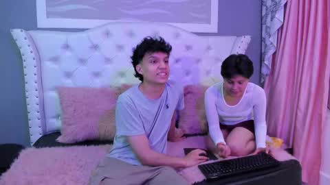 yui_and_rin online show from 11/07/25, 02:11