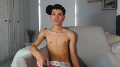 Snapshot of yulian_vasquez chatting on 03/08/25, 06:16 yulian_vasquez online show from 03/08/25, 06:16