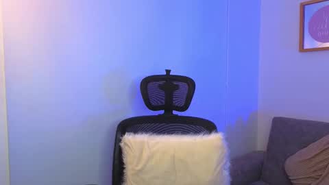 yulian_vasquez online show from 10/10/25, 12:15